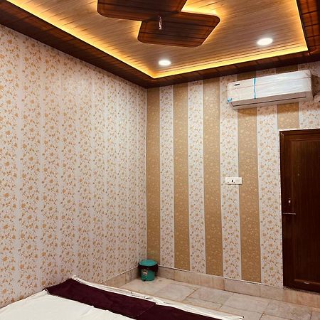 Hotel Raju Homestay Ayodhya 150 Meters From Shree Ram Janmbhoomi Temple 200 Meters From Ayodhya Dham Railway Station Luaran gambar