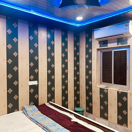 Hotel Raju Homestay Ayodhya 150 Meters From Shree Ram Janmbhoomi Temple 200 Meters From Ayodhya Dham Railway Station Luaran gambar