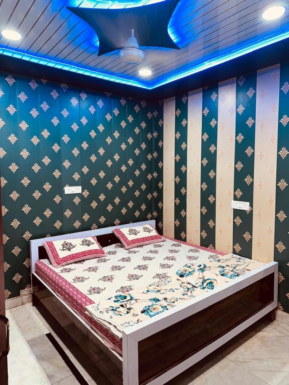 Hotel Raju Homestay Ayodhya 150 Meters From Shree Ram Janmbhoomi Temple 200 Meters From Ayodhya Dham Railway Station Luaran gambar