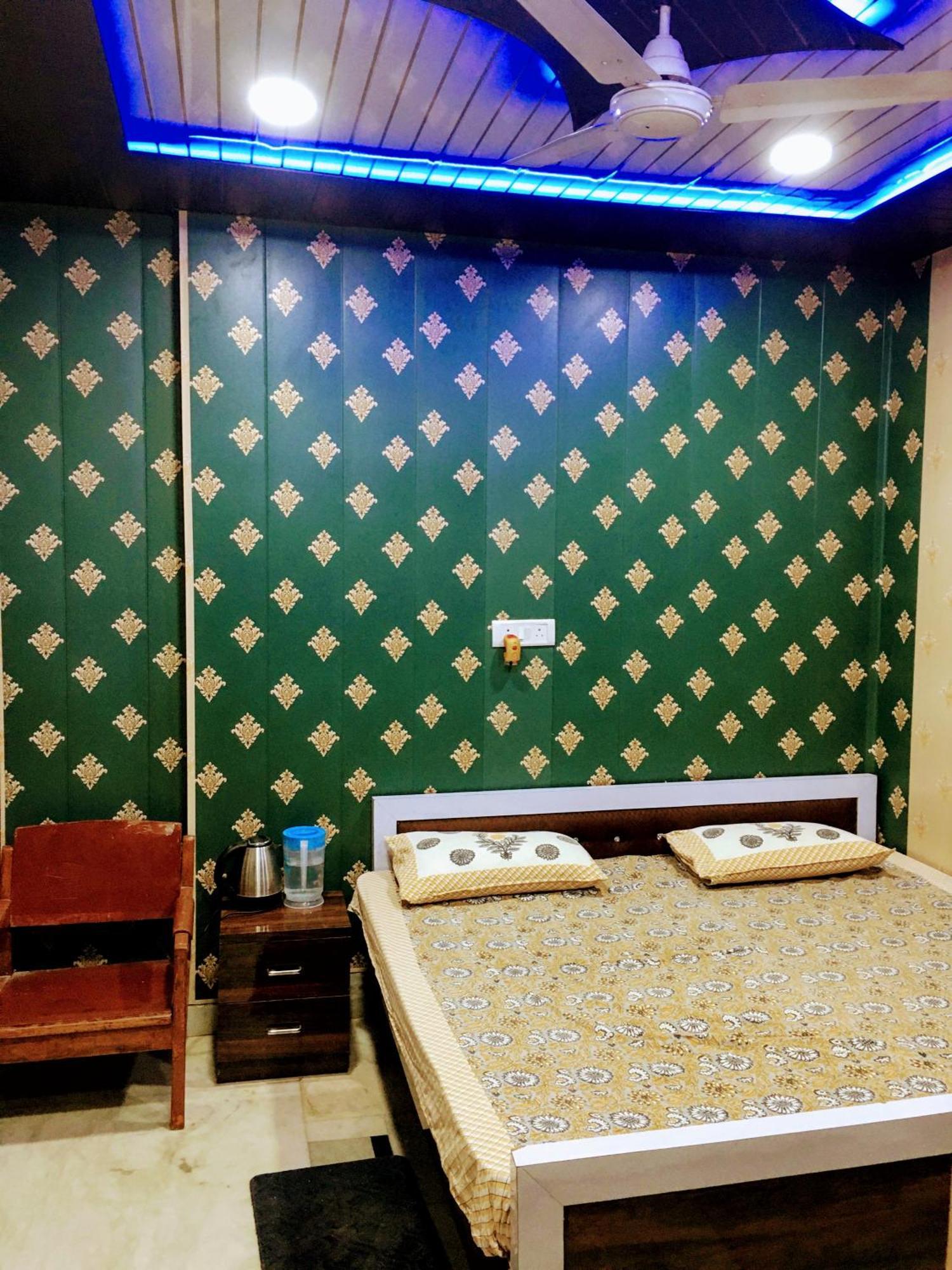 Hotel Raju Homestay Ayodhya 150 Meters From Shree Ram Janmbhoomi Temple 200 Meters From Ayodhya Dham Railway Station Luaran gambar