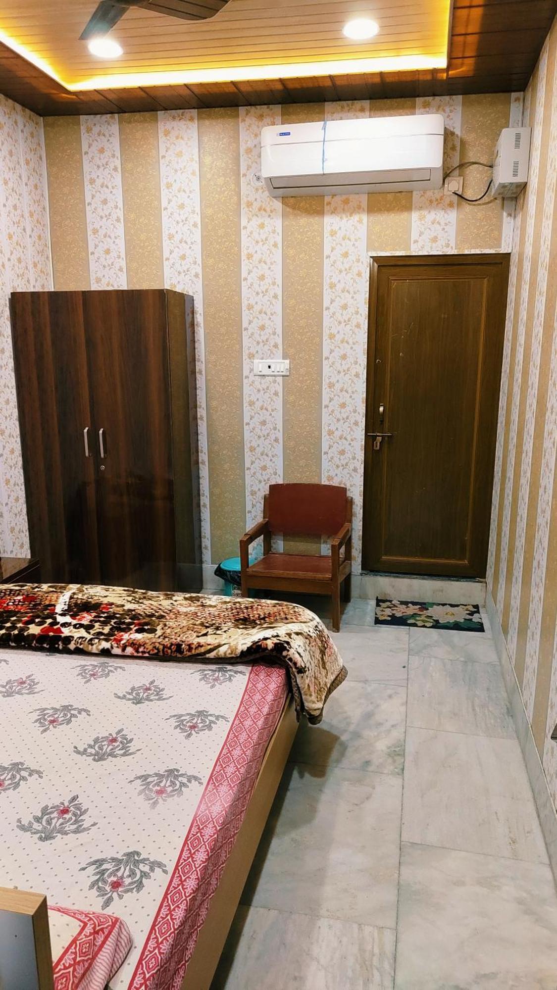 Hotel Raju Homestay Ayodhya 150 Meters From Shree Ram Janmbhoomi Temple 200 Meters From Ayodhya Dham Railway Station Luaran gambar