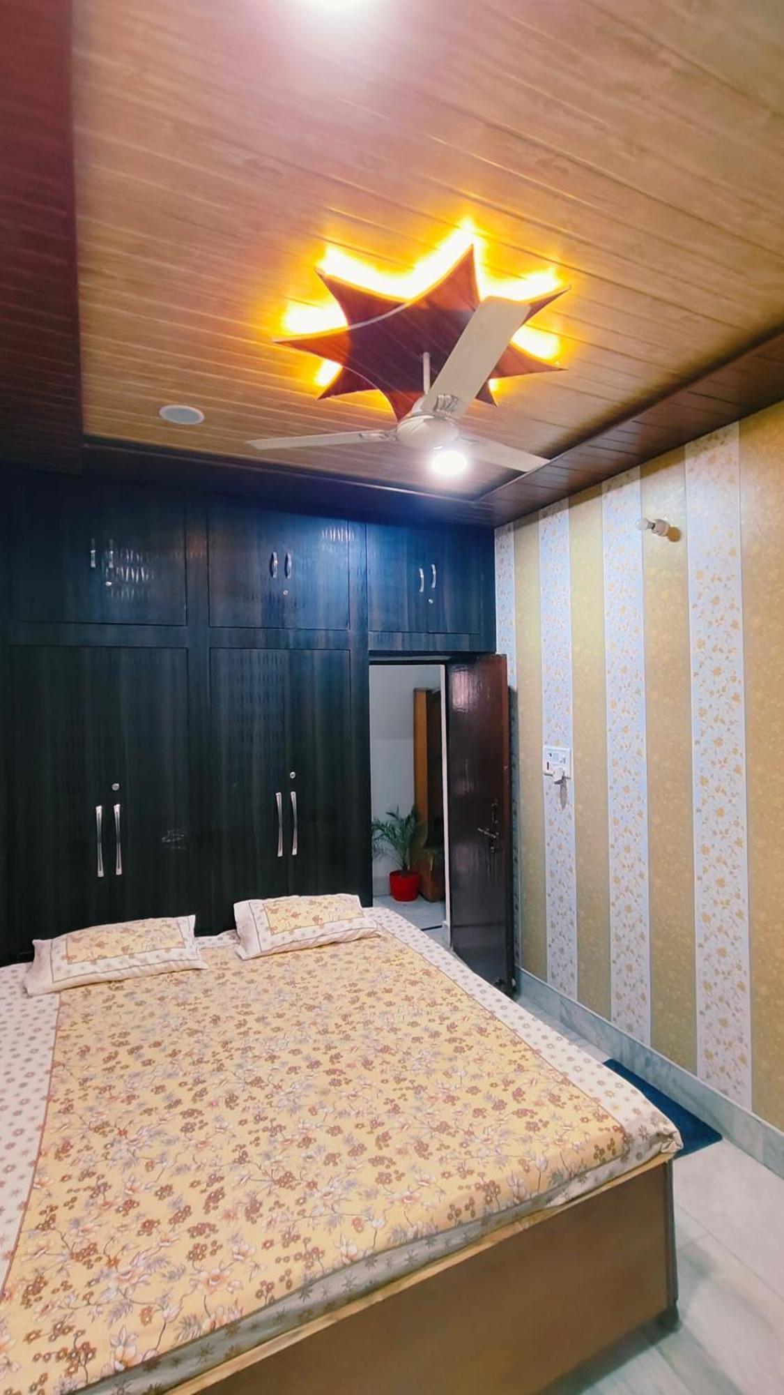 Hotel Raju Homestay Ayodhya 150 Meters From Shree Ram Janmbhoomi Temple 200 Meters From Ayodhya Dham Railway Station Luaran gambar