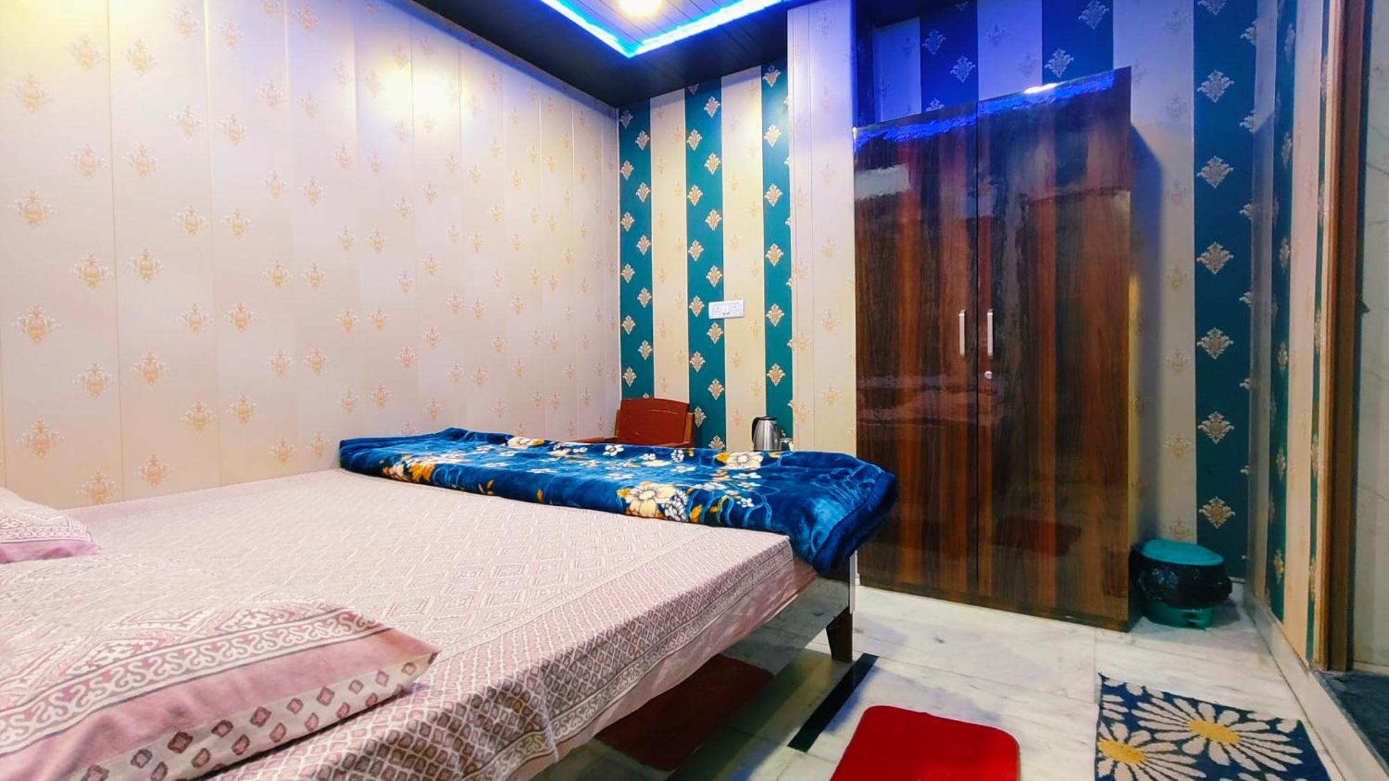 Hotel Raju Homestay Ayodhya 150 Meters From Shree Ram Janmbhoomi Temple 200 Meters From Ayodhya Dham Railway Station Luaran gambar