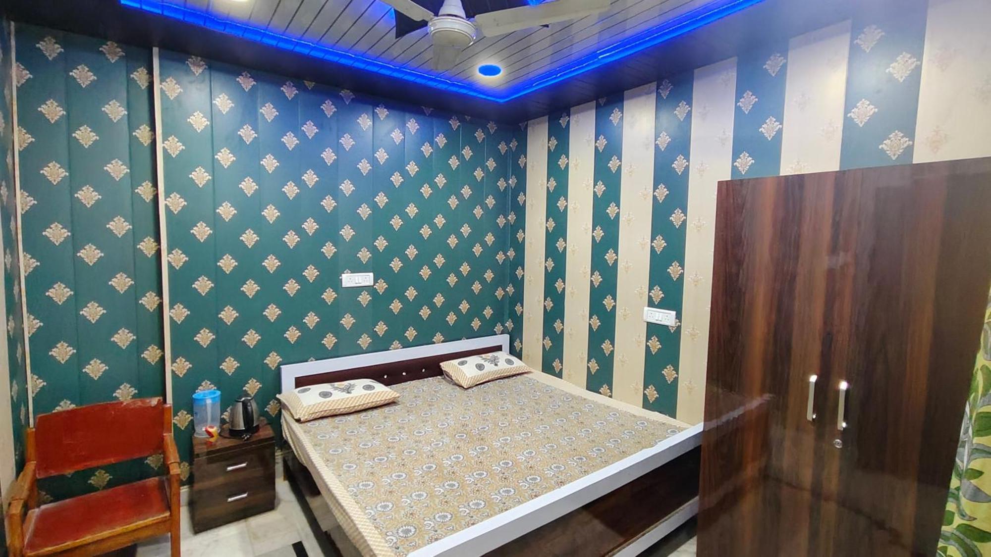Hotel Raju Homestay Ayodhya 150 Meters From Shree Ram Janmbhoomi Temple 200 Meters From Ayodhya Dham Railway Station Luaran gambar